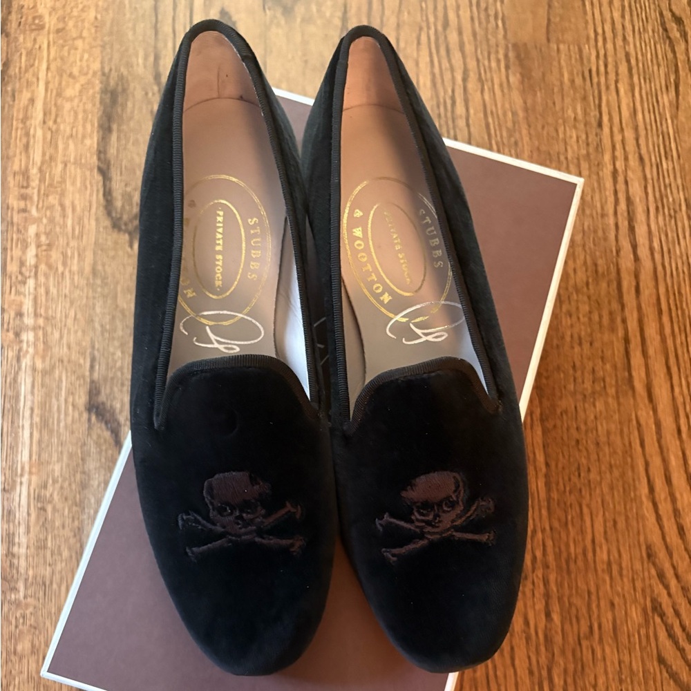 Stubbs and Wooten Bones Black Slipper